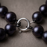 Pulsera- Perlas Cultivadas de Agua Dulce- Semi Redondas 5-6 mm Tahití Negras- Plata