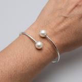 Brazalete en plata y auténticas perlas cultivadas blancas | Katalia