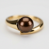 Anillo- Perlas Cultivadas de Agua Dulce- Redonda Diámetro 8-9 mm Chocolate- Talla 48 (EU)- Oro Amarillo