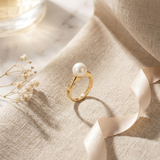 Anillo- Perlas Cultivadas - Diámetro 8-9 mm Blanco- Oro Amarillo- Diamantes