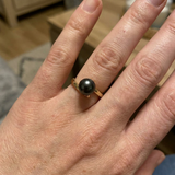 Anillo- Perlas Cultivadas- Redondas 8-9 mm Negras Tahití- Oro Amarillo
