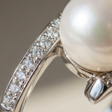 Anillo- Perlas Cultivadas - Redondas 8-9 mm Blanco- Oro Blanco- Diamantes