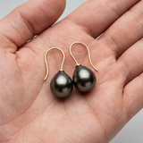 Pendientes Colgantes de Oro Amarillo con Perlas de Tahití | orano