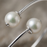 Brazalete en plata y auténticas perlas cultivadas blancas | Katalia