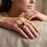 Anillo de plata y perla negra | felicia