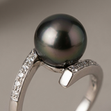 Anillo- Perlas de Tahití- Redondo Diámetro 8-9 mm- Oro blanco- Diamantes