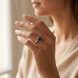 Anillo- Perlas Cultivadas- Diámetro 8-9 mm Tahití Negro- Oro Blanco- Diamantes