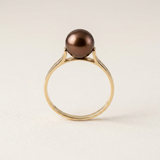 Anillo- Perlas Cultivadas de Agua Dulce- Redondo Diámetro 7-8 mm Chocolate- Talla 48 (EU)- Oro Amarillo
