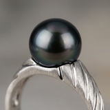 Anillo de oro blanco y perlas de Tahití | Meliá