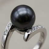 Anillo- Perlas Cultivadas Redondas 8-9 mm Tahití Negras- Oro Blanco- Diamantes