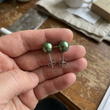 Pendientes Botón de Perlas Cultivadas de Agua Dulce Diámetro 9-10 mm Oro Blanco Verde