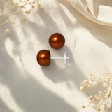 Pendientes de botón con perlas cultivadas de agua dulce, diámetro de 9-10 mm, color marrón, oro blanco