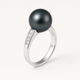 Anillo- Perlas Cultivadas- Diámetro 8-9 mm Tahití Negro- Oro Blanco- Diamantes