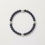 Bracelet perles d'eau douce noires et billes argent 925 avec fermoir baril.